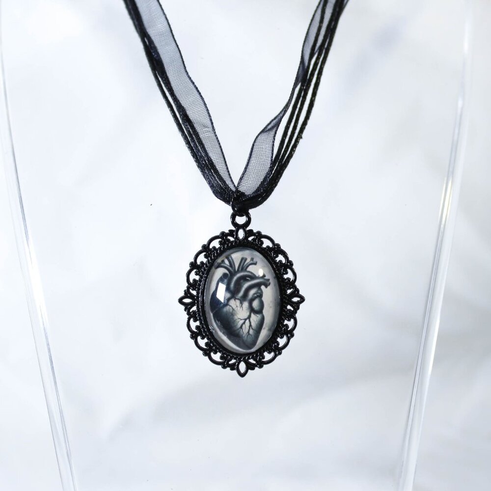 🔨 Victorian Anatomical Heart Gothic Cameo Necklace